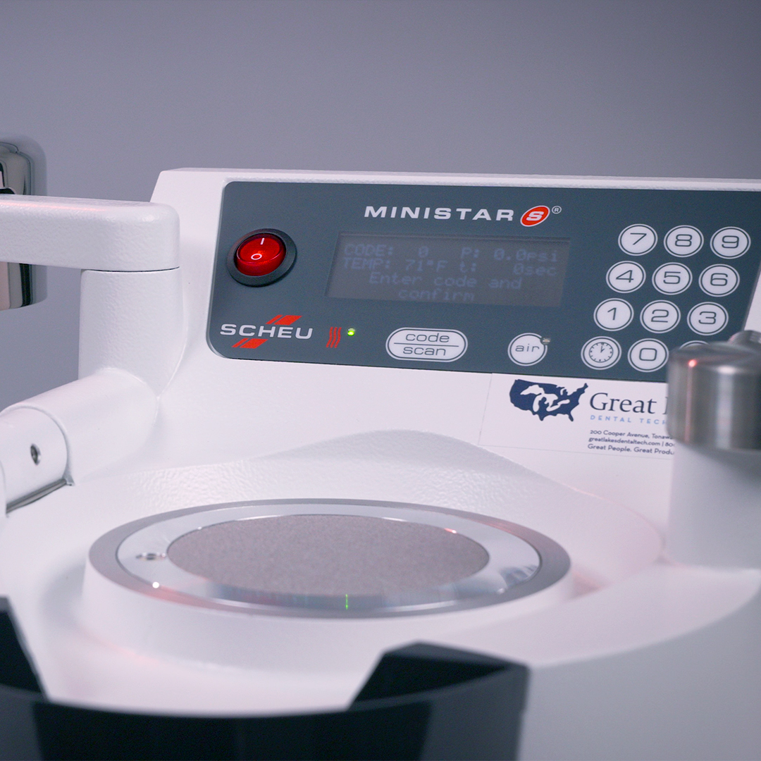 Close up of controls of MiniSTAR S® with Scan Technology on light gray background